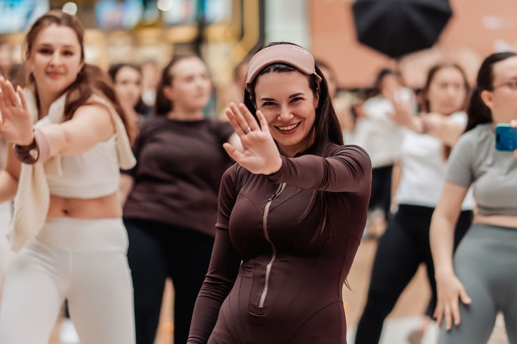 Танці, wellness і жіноче ком’юніті: бренд Leinle презентував нову колекцію